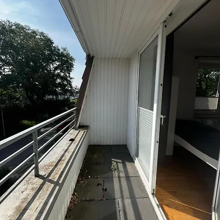 2 Bedroom Apartment, 6 Singlebeds, Near A7 Autobahn, Free Parking, Henstedt-Ulzburg