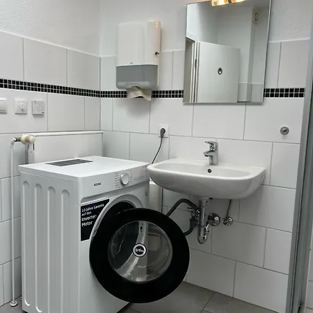 2 Bedroom Apartment, 6 Singlebeds, Near A7 Autobahn, Free Parking, Apartment Henstedt-Ulzburg