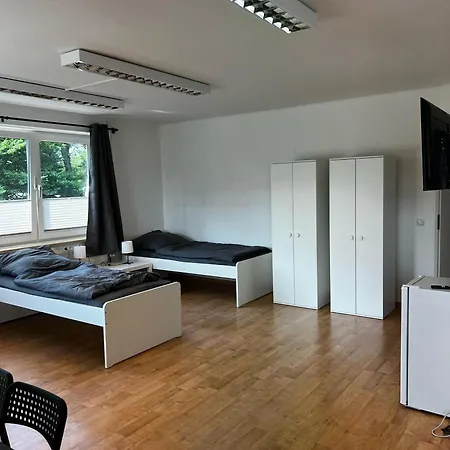 2 Bedroom Apartment, 6 Singlebeds, Near A7 Autobahn, Free Parking, Apartment Henstedt-Ulzburg